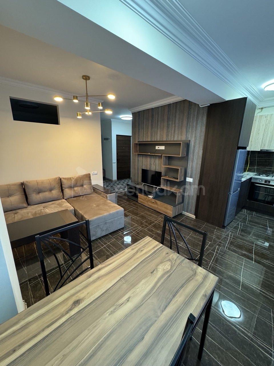 2 Սենյականոց Բնակարան, 48քմ, 5/5 հարկ, Դիզայներական Վերանորոգված