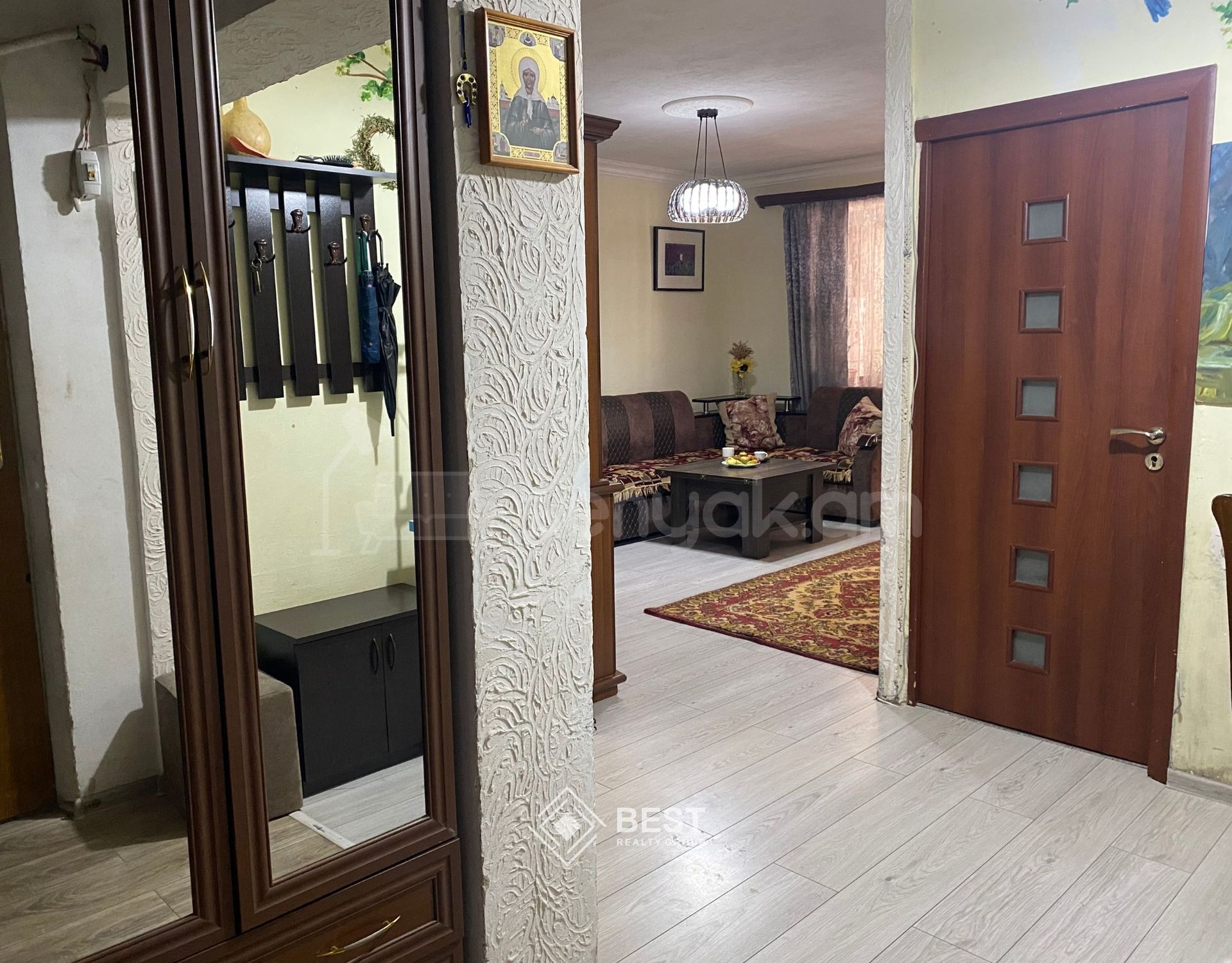 4 Սենյականոց Բնակարան, 60քմ, 1/5 հարկ, Կոսմետիկ Վերանորոգված