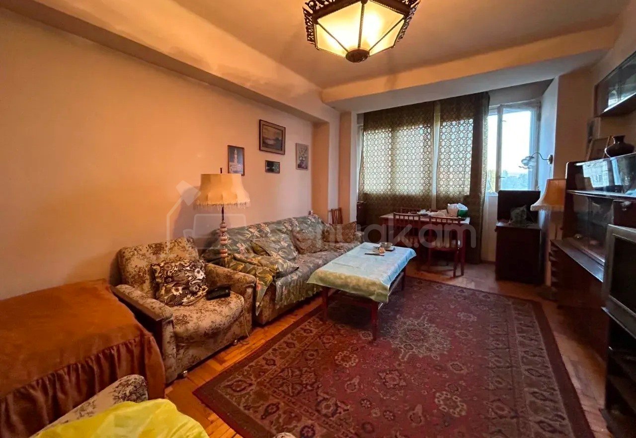 1 Սենյականոց Բնակարան, 42քմ, 6/9 հարկ, Պետական Վիճակում