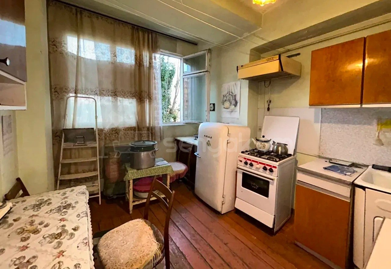 1 Սենյականոց Բնակարան, 42քմ, 6/9 հարկ, Պետական Վիճակում