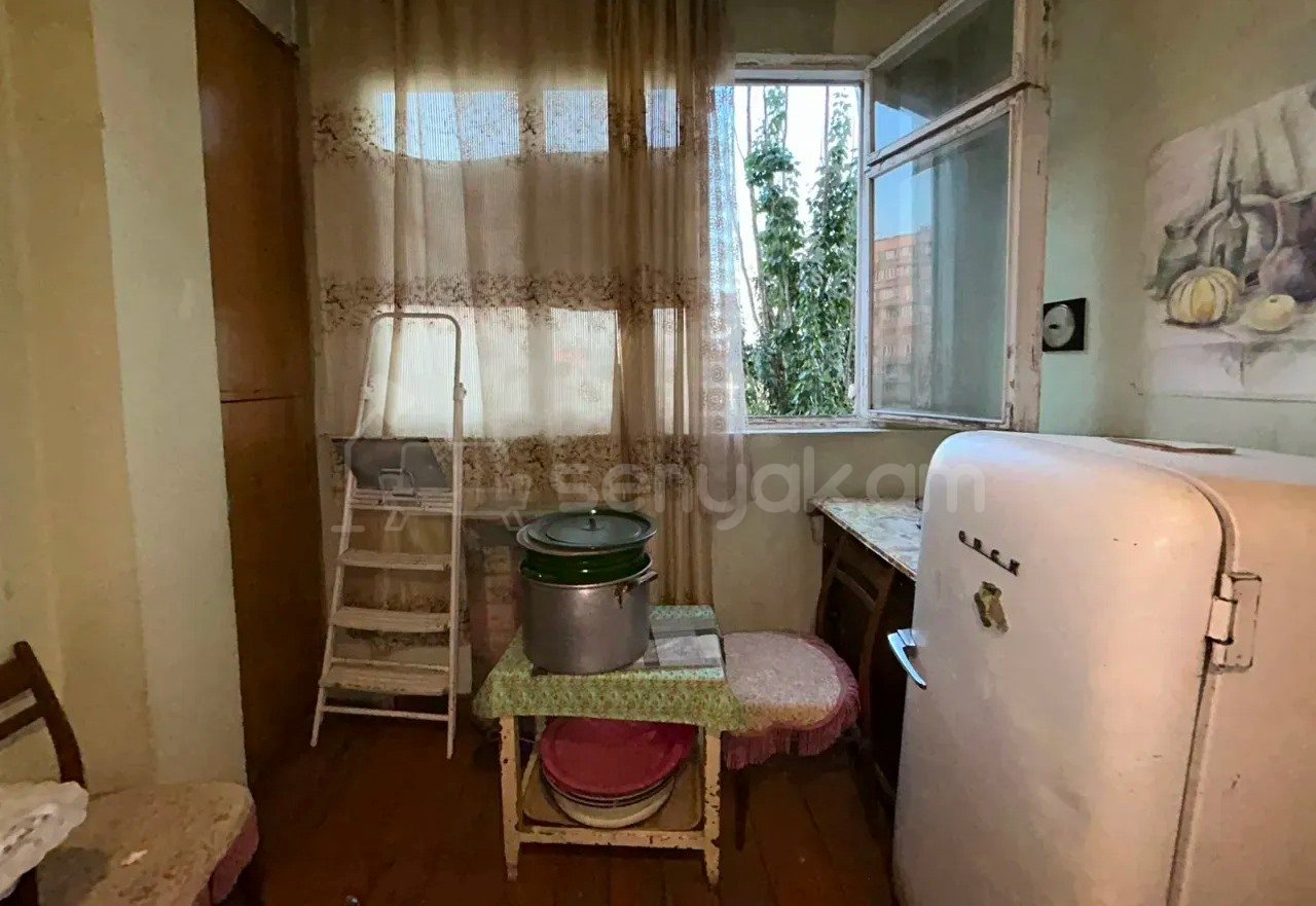 1 Սենյականոց Բնակարան, 42քմ, 6/9 հարկ, Պետական Վիճակում