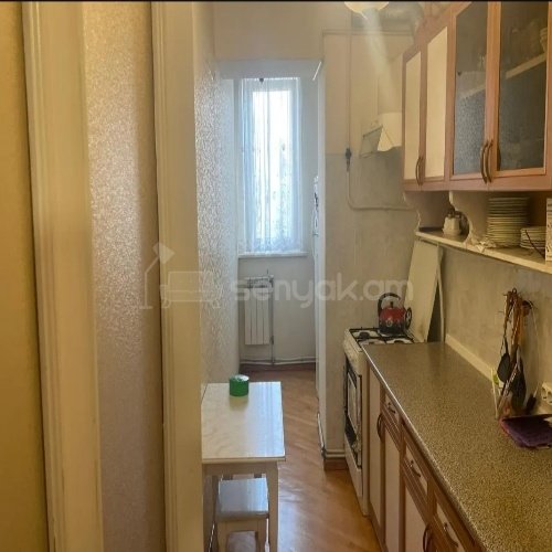 3 Սենյականոց Բնակարան Քարե Շենքում, 70քմ, 4/5 հարկ, Կոսմետիկ Վերանորոգված