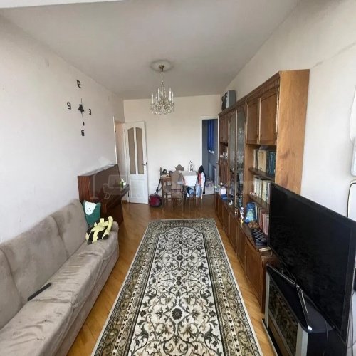 3 Սենյականոց Բնակարան Քարե Շենքում, 70քմ, 4/5 հարկ, Կոսմետիկ Վերանորոգված