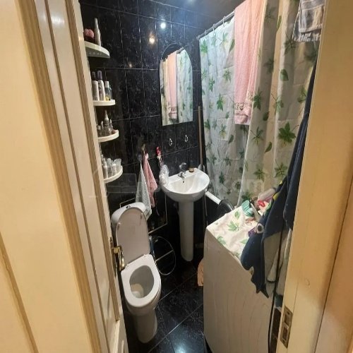 3 Սենյականոց Բնակարան Քարե Շենքում, 70քմ, 4/5 հարկ, Կոսմետիկ Վերանորոգված