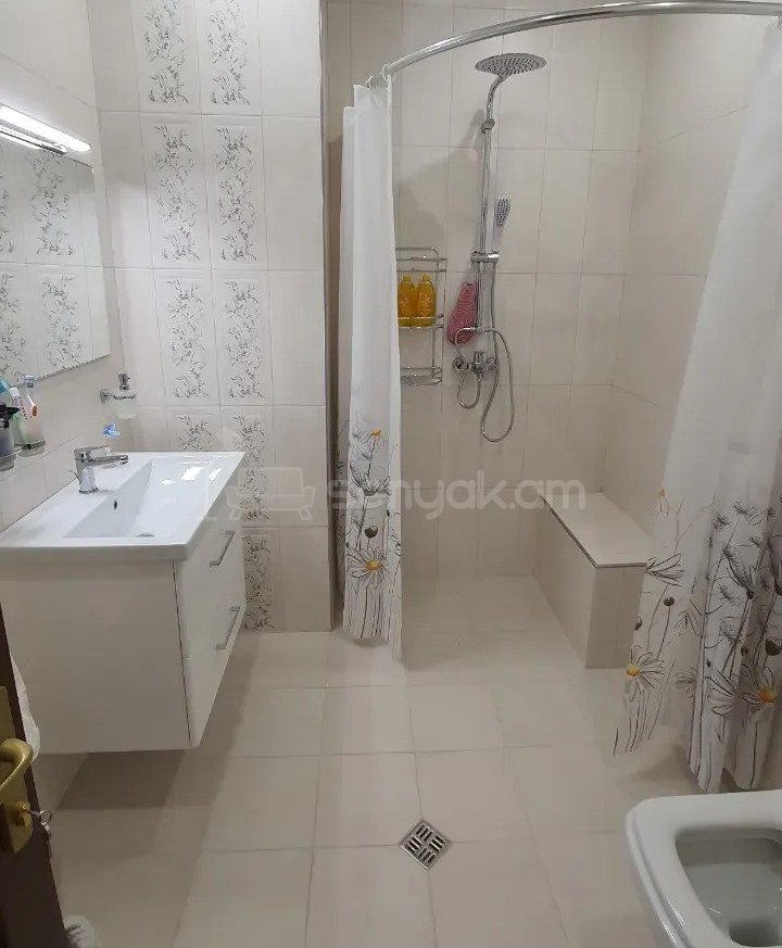 2 Սենյականոց Բնակարան Նորակառույցում, 55քմ, 3/8 հարկ, Կապիտալ Վերանորոգված