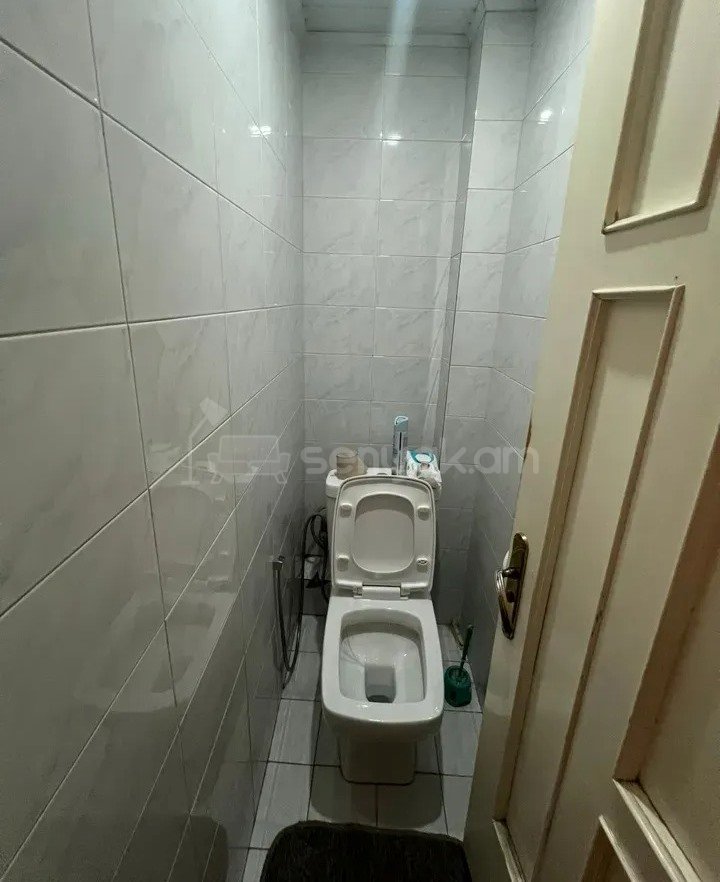 3 Սենյականոց Բնակարան Քարե Շենքում, 76քմ, 4/5 հարկ, Կոսմետիկ Վերանորոգված