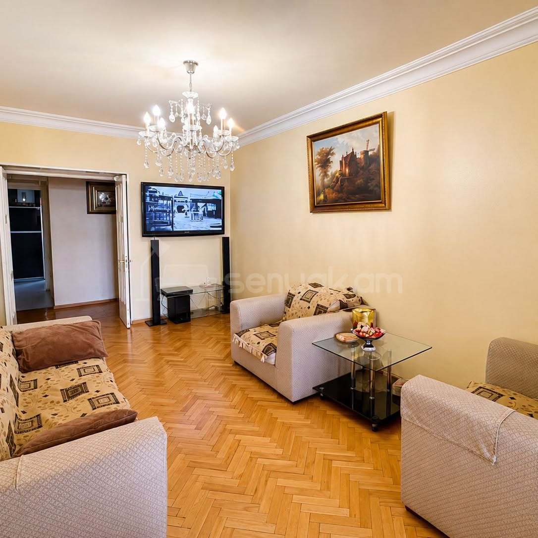 3 Սենյականոց Բնակարան Քարե Շենքում, 76քմ, 4/5 հարկ, Նորմալ Վիճակում
