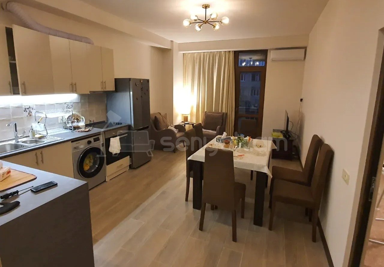 2 Սենյականոց Բնակարան Նորակառույցում, 55քմ, 3/8 հարկ, Կապիտալ Վերանորոգված