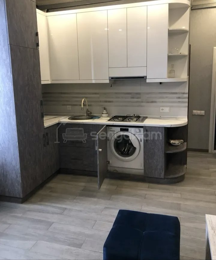 2 Սենյականոց Բնակարան Քարե Շենքում, 48քմ, 5/5 հարկ, Կապիտալ Վերանորոգված, Կահավորված, Արևկող