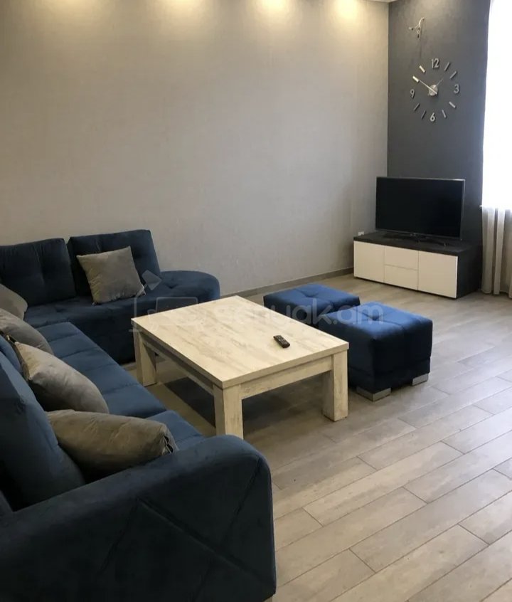 2 Սենյականոց Բնակարան Քարե Շենքում, 48քմ, 5/5 հարկ, Կապիտալ Վերանորոգված, Կահավորված, Արևկող