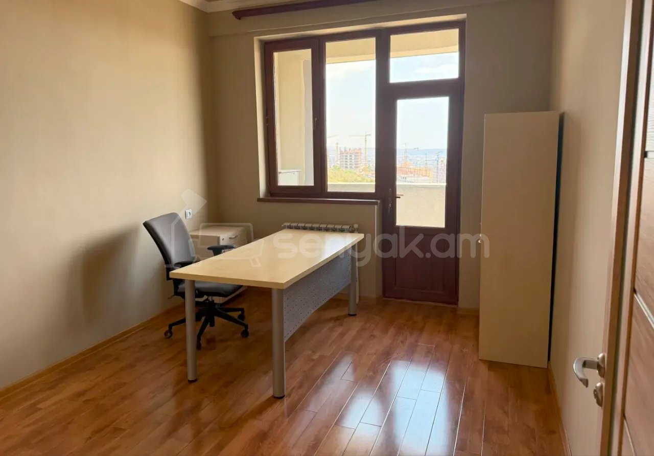 4 Սենյականոց Բնակարան Նորակառույցում, 130քմ, 6/13 հարկ, Դիզայներական Վերանորոգված, Կահավորված, Արևկող