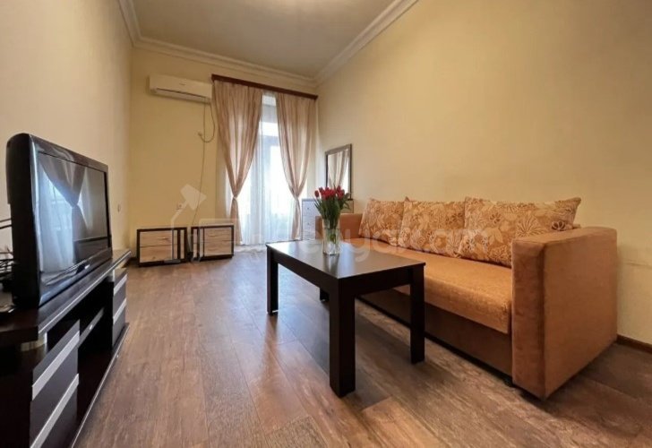 1 Սենյականոց Բնակարան Քարե Շենքում, 42քմ, 4/5 հարկ, Կապիտալ Վերանորոգված, Կահավորված, Արևկող