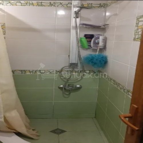 3 Սենյականոց Բնակարան Քարե Շենքում, 51քմ, 2/5 հարկ, Կապիտալ Վերանորոգված, Կահավորված, Արևկող