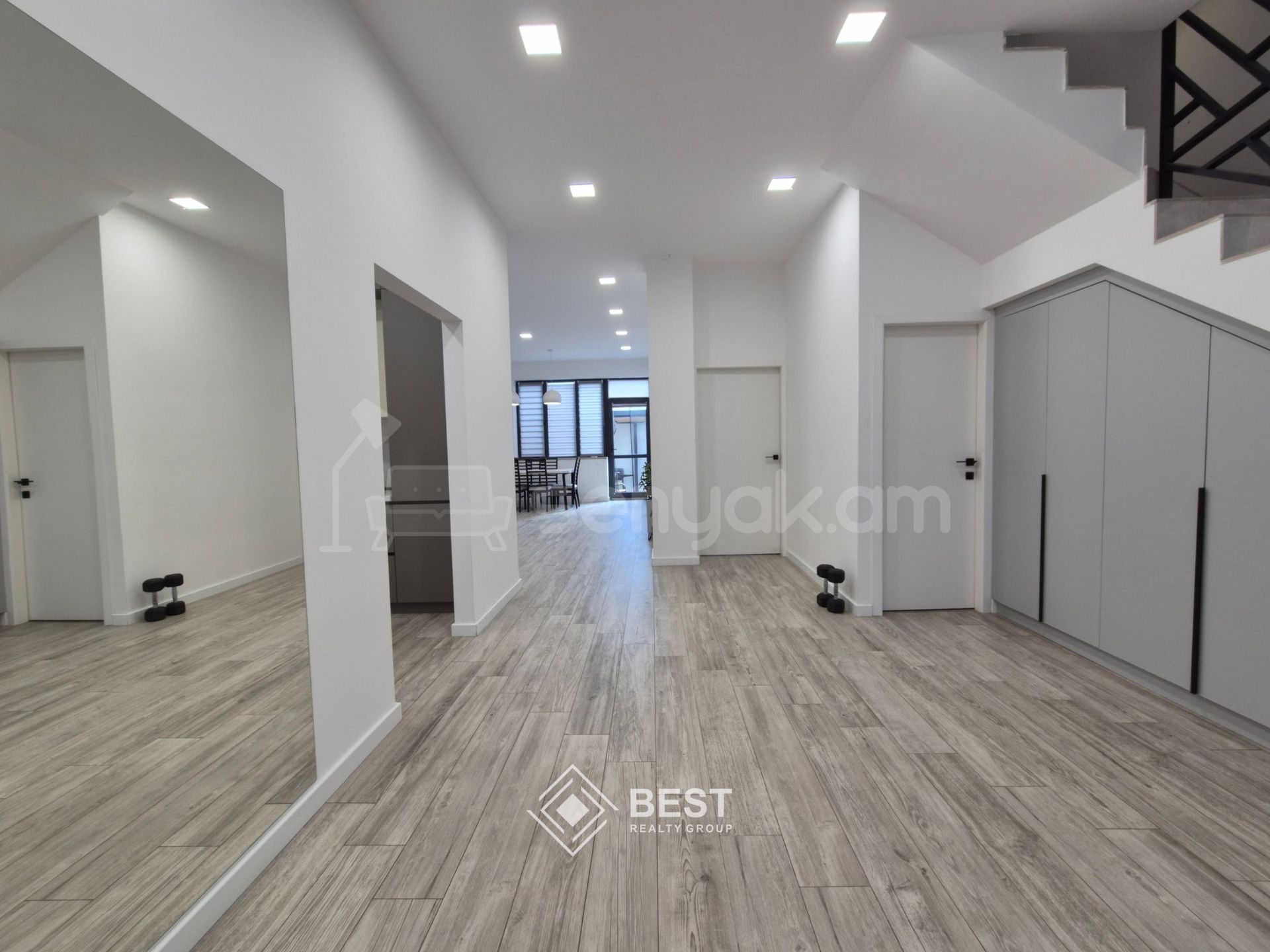 5 Սենյականոց Շքեղ Առանձնատուն, 195քմ