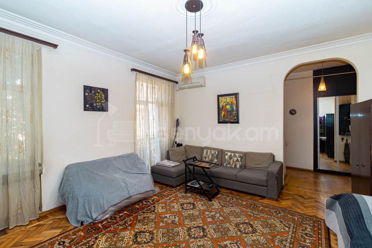 1 Սենյականոց Բնակարան Քարե Շենքում, 43քմ, 3/4 հարկ, Կապիտալ Վերանորոգված