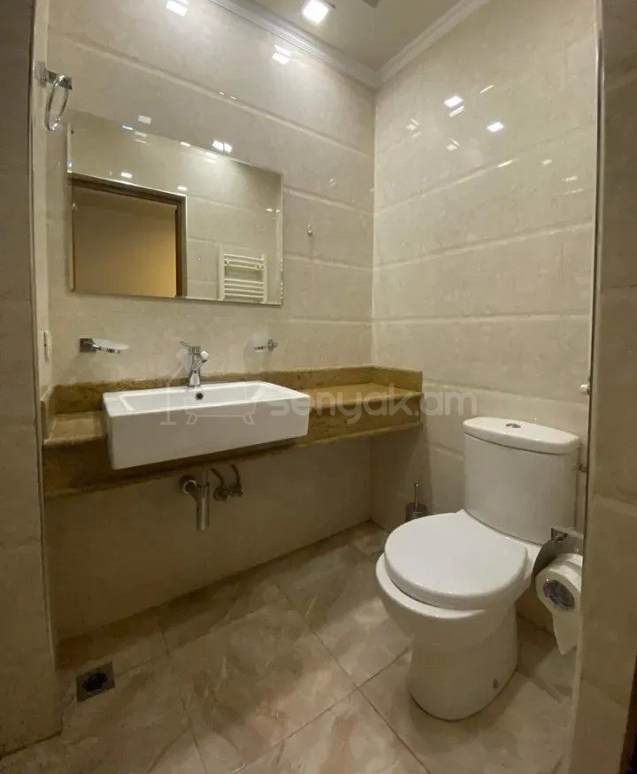 2 Սենյականոց Բնակարան Քարե Շենքում, 52քմ, 1/4 հարկ, Կապիտալ Վերանորոգված, Կահավորված, Արևկող