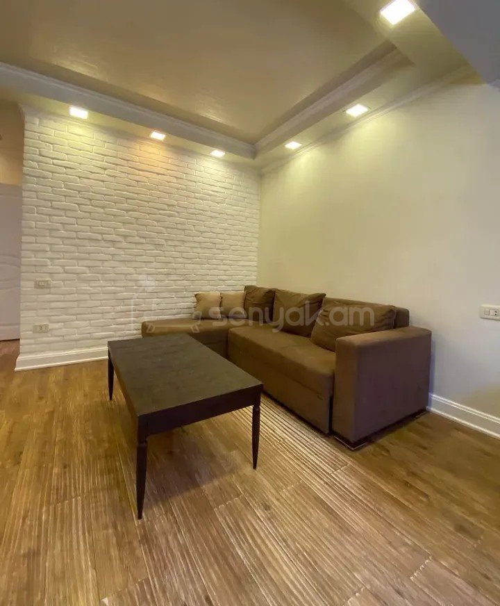 2 Սենյականոց Բնակարան Քարե Շենքում, 52քմ, 1/4 հարկ, Կապիտալ Վերանորոգված, Կահավորված, Արևկող