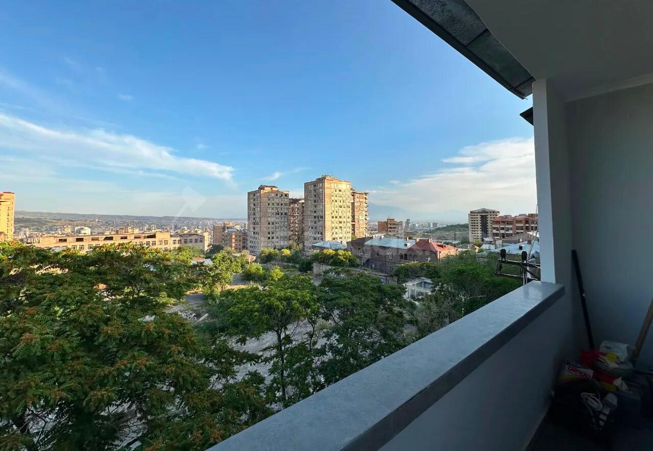 3 Սենյականոց Բնակարան Քարե Շենքում, 85քմ, 5/5 հարկ, Դիզայներական Վերանորոգված, Կահավորված, Արևկող