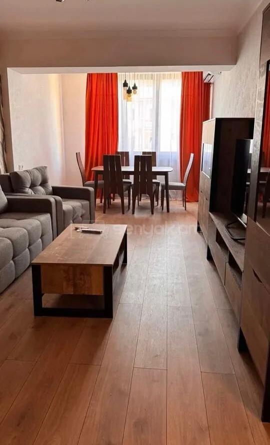 3 Սենյականոց Բնակարան Քարե Շենքում, 85քմ, 5/5 հարկ, Դիզայներական Վերանորոգված, Կահավորված, Արևկող