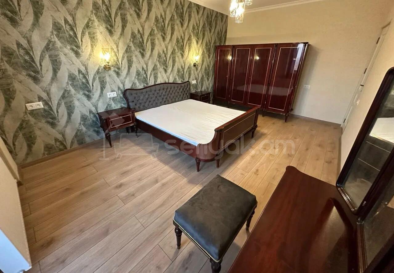 3 Սենյականոց Բնակարան Քարե Շենքում, 85քմ, 5/5 հարկ, Դիզայներական Վերանորոգված, Կահավորված, Արևկող