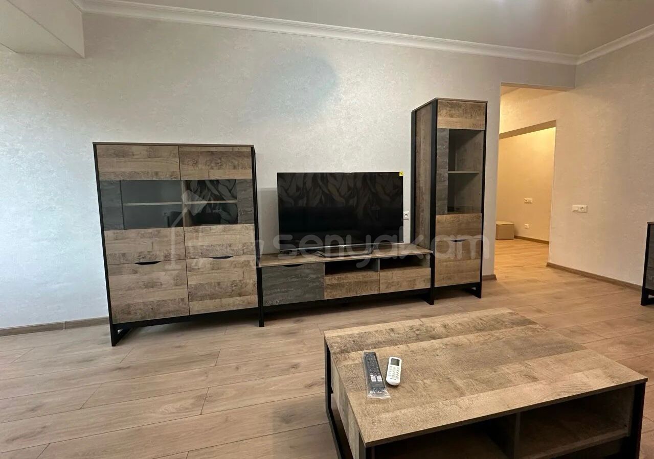 3 Սենյականոց Բնակարան Քարե Շենքում, 85քմ, 5/5 հարկ, Դիզայներական Վերանորոգված, Կահավորված, Արևկող