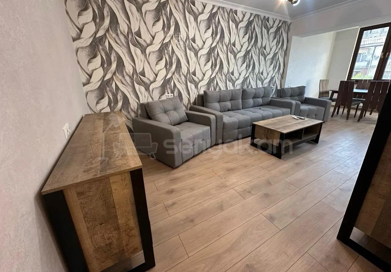 3 Սենյականոց Բնակարան Քարե Շենքում, 85քմ, 5/5 հարկ, Դիզայներական Վերանորոգված, Կահավորված, Արևկող