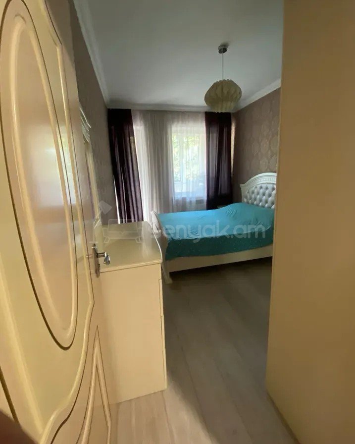 3 Սենյականոց Բնակարան Քարե Շենքում, 108քմ, 1/5 հարկ, Կապիտալ Վերանորոգված, Կահավորված, Արևկող