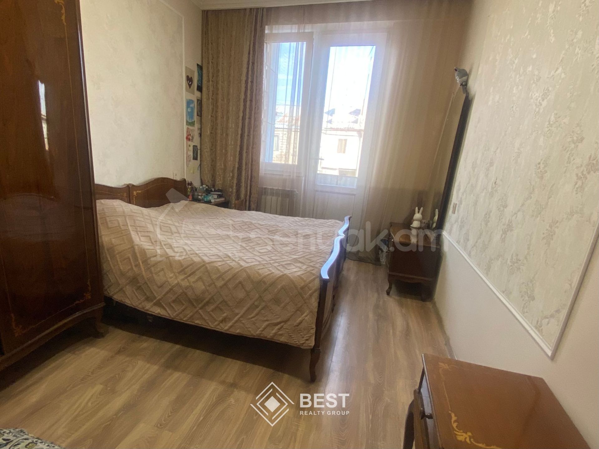 3 Սենյականոց Բնակարան Քարե Շենքում, 79քմ, 5/5 հարկ, Կապիտալ Վերանորոգված