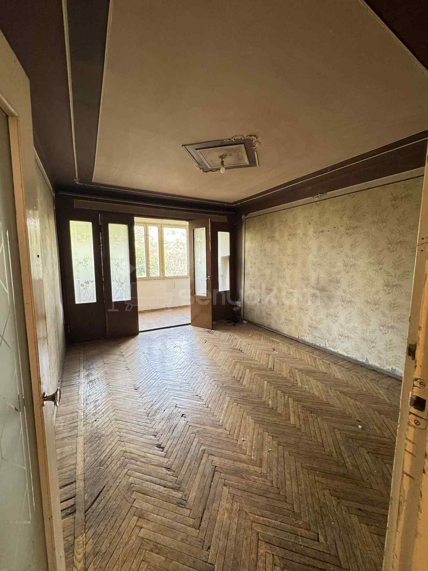 3 Սենյականոց Բնակարան Քարե Շենքում, 78քմ, 3/5 հարկ, Պետական Վիճակում