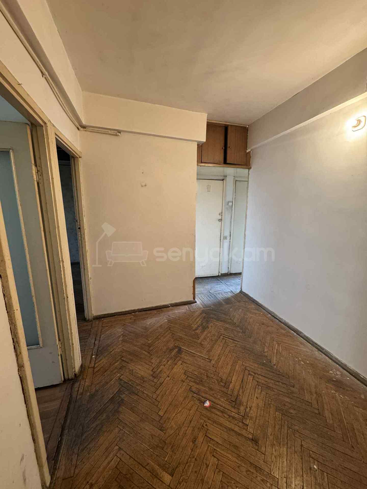 3 Սենյականոց Բնակարան Քարե Շենքում, 78քմ, 3/5 հարկ, Պետական Վիճակում