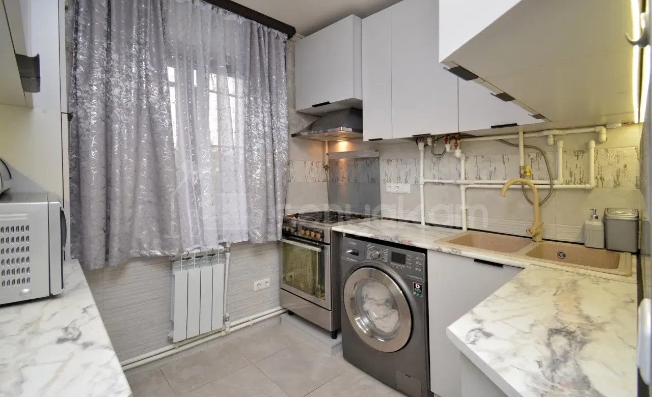 2 Սենյականոց Բնակարան Քարե Շենքում, 52քմ, 2/4 հարկ, Կապիտալ Վերանորոգված