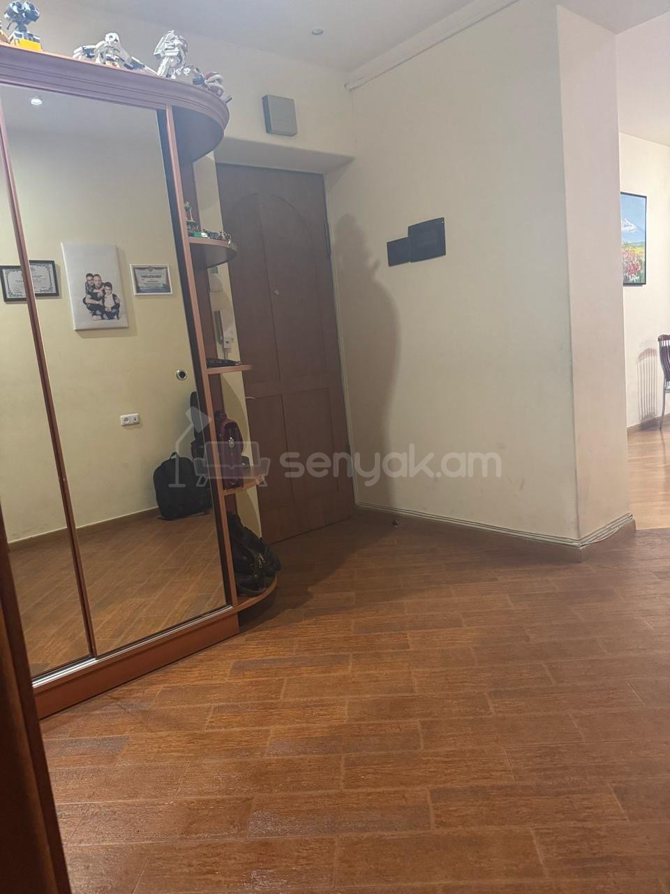 3 Սենյականոց Բնակարան Քարե Շենքում, 78քմ, 3/5 հարկ, Կապիտալ Վերանորոգված