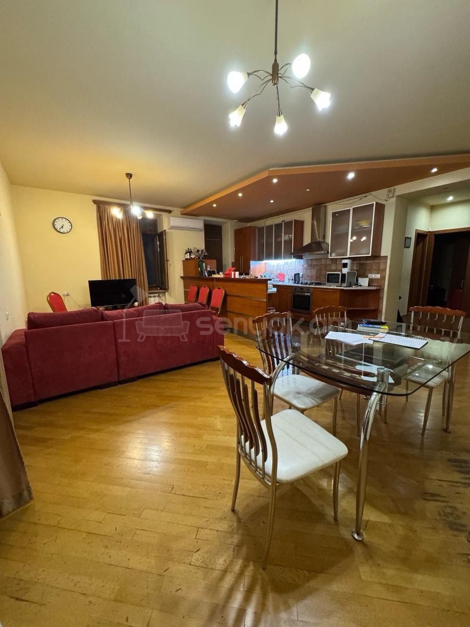 3 Սենյականոց Բնակարան Քարե Շենքում, 78քմ, 3/5 հարկ, Կապիտալ Վերանորոգված