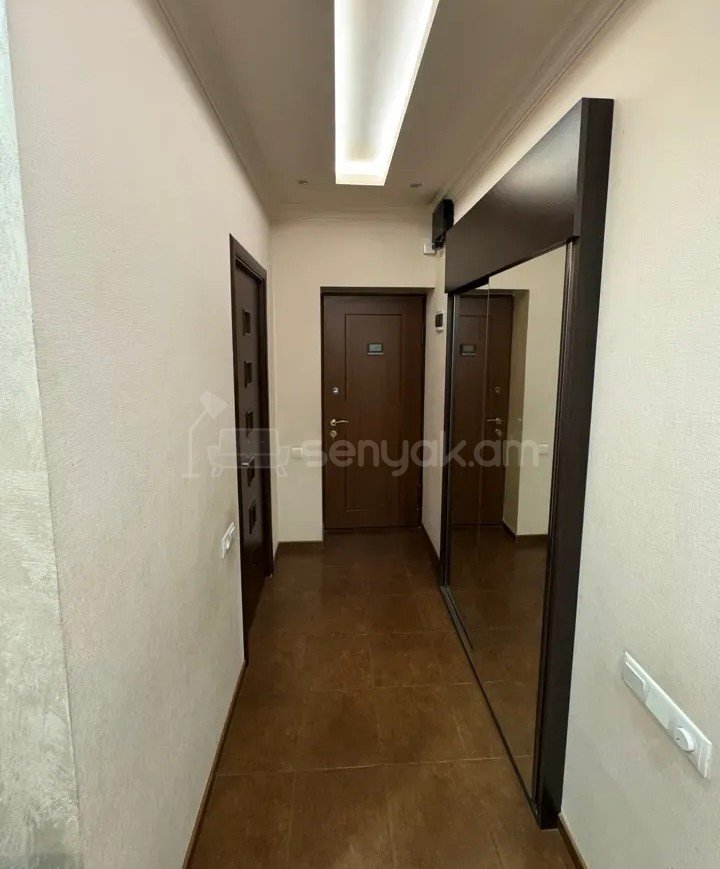 4 Սենյականոց Բնակարան Քարե Շենքում, 95քմ, 4/5 հարկ, Դիզայներական Վերանորոգված, Կահավորված, Արևկող