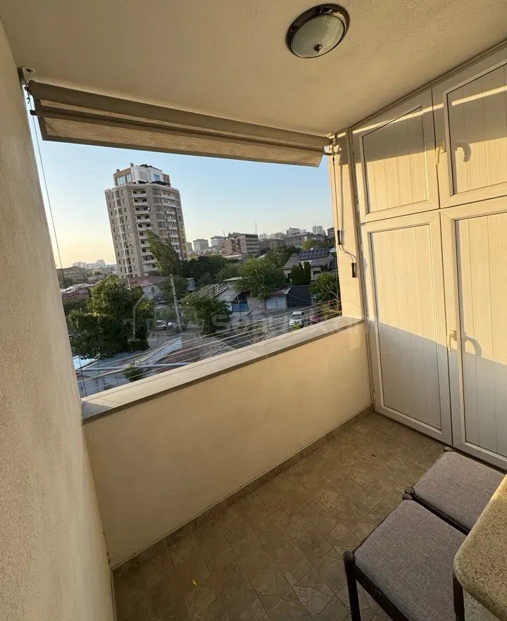 4 Սենյականոց Բնակարան Քարե Շենքում, 95քմ, 4/5 հարկ, Դիզայներական Վերանորոգված, Կահավորված, Արևկող