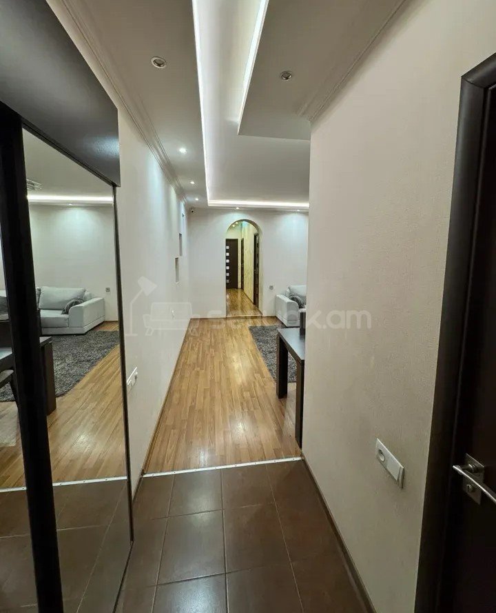 4 Սենյականոց Բնակարան Քարե Շենքում, 95քմ, 4/5 հարկ, Դիզայներական Վերանորոգված, Կահավորված, Արևկող