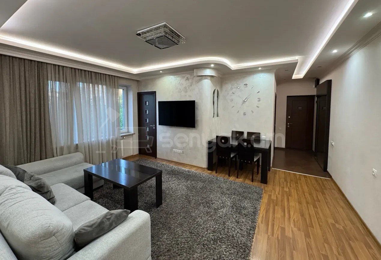 4 Սենյականոց Բնակարան Քարե Շենքում, 95քմ, 4/5 հարկ, Դիզայներական Վերանորոգված, Կահավորված, Արևկող