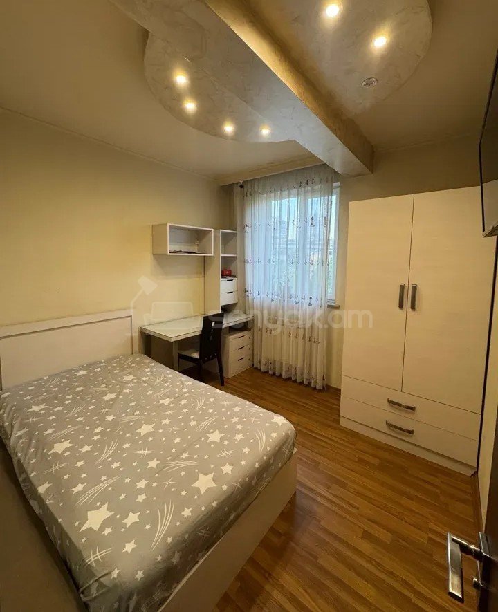 4 Սենյականոց Բնակարան Քարե Շենքում, 95քմ, 4/5 հարկ, Դիզայներական Վերանորոգված, Կահավորված, Արևկող