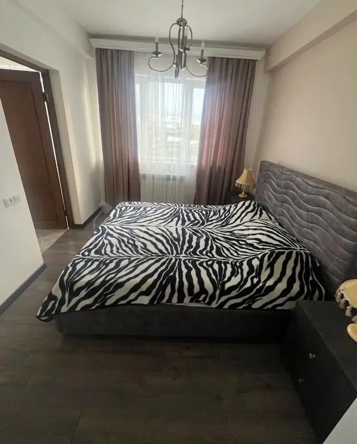 3 Սենյականոց Բնակարան Քարե Շենքում, 70քմ, 4/4 հարկ, Կապիտալ Վերանորոգված, Կահավորված, Արևկող