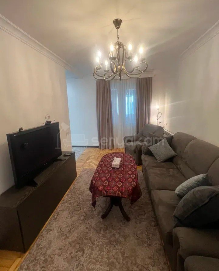 3 Սենյականոց Բնակարան Քարե Շենքում, 70քմ, 4/4 հարկ, Կապիտալ Վերանորոգված, Կահավորված, Արևկող