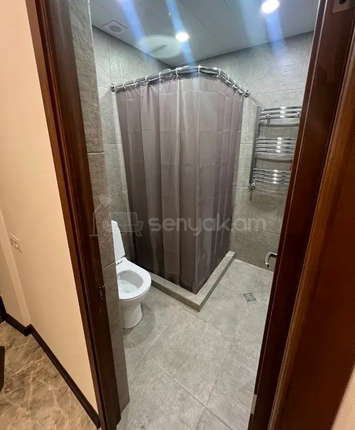 3 Սենյականոց Բնակարան Քարե Շենքում, 70քմ, 4/4 հարկ, Կապիտալ Վերանորոգված, Կահավորված, Արևկող