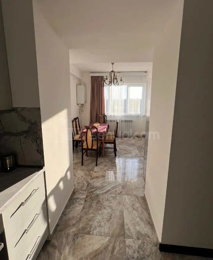 3 Սենյականոց Բնակարան Քարե Շենքում, 70քմ, 4/4 հարկ, Կապիտալ Վերանորոգված, Կահավորված, Արևկող