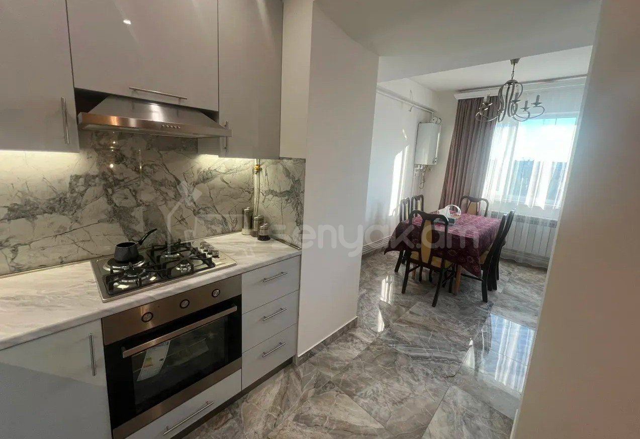 3 Սենյականոց Բնակարան Քարե Շենքում, 70քմ, 4/4 հարկ, Կապիտալ Վերանորոգված, Կահավորված, Արևկող