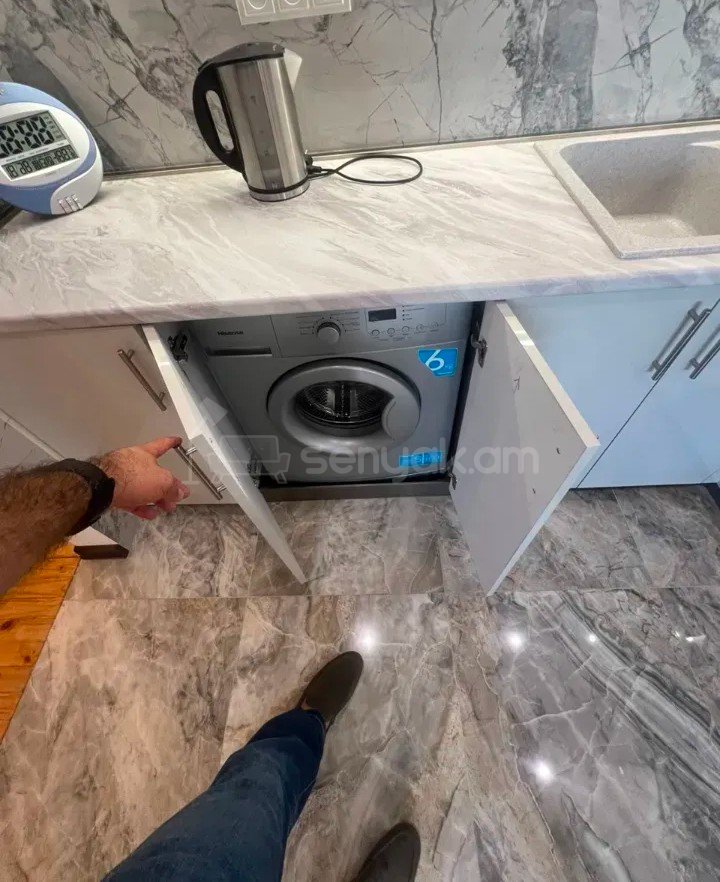 3 Սենյականոց Բնակարան Քարե Շենքում, 70քմ, 4/4 հարկ, Կապիտալ Վերանորոգված, Կահավորված, Արևկող