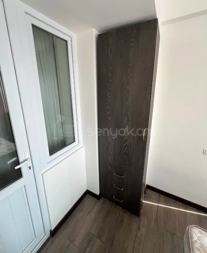 3 Սենյականոց Բնակարան Քարե Շենքում, 70քմ, 4/4 հարկ, Կապիտալ Վերանորոգված, Կահավորված, Արևկող