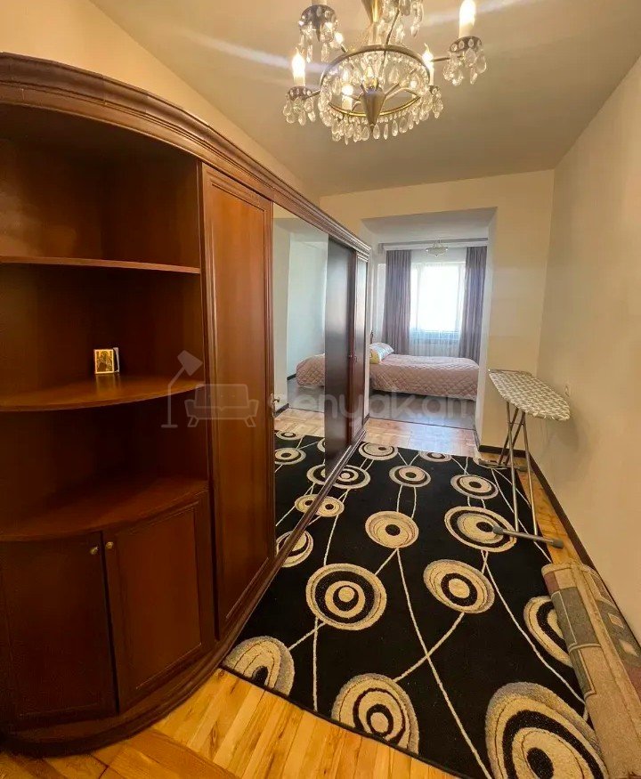 3 Սենյականոց Բնակարան Քարե Շենքում, 70քմ, 4/4 հարկ, Կապիտալ Վերանորոգված, Կահավորված, Արևկող