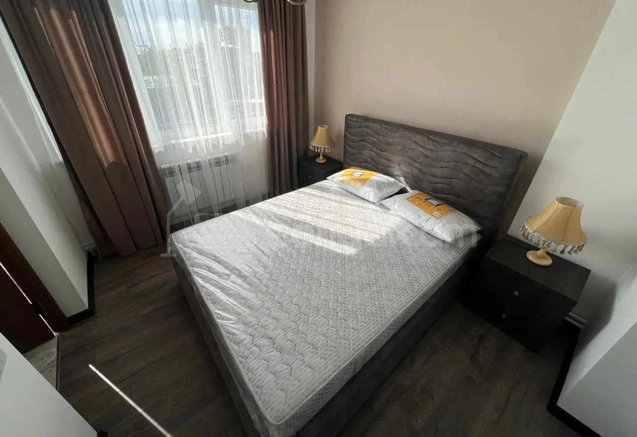 3 Սենյականոց Բնակարան Քարե Շենքում, 70քմ, 4/4 հարկ, Կապիտալ Վերանորոգված, Կահավորված, Արևկող