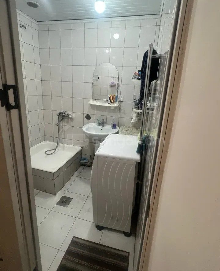 2 Սենյականոց Բնակարան Քարե Շենքում, 59քմ, 5/5 հարկ, Կապիտալ Վերանորոգված