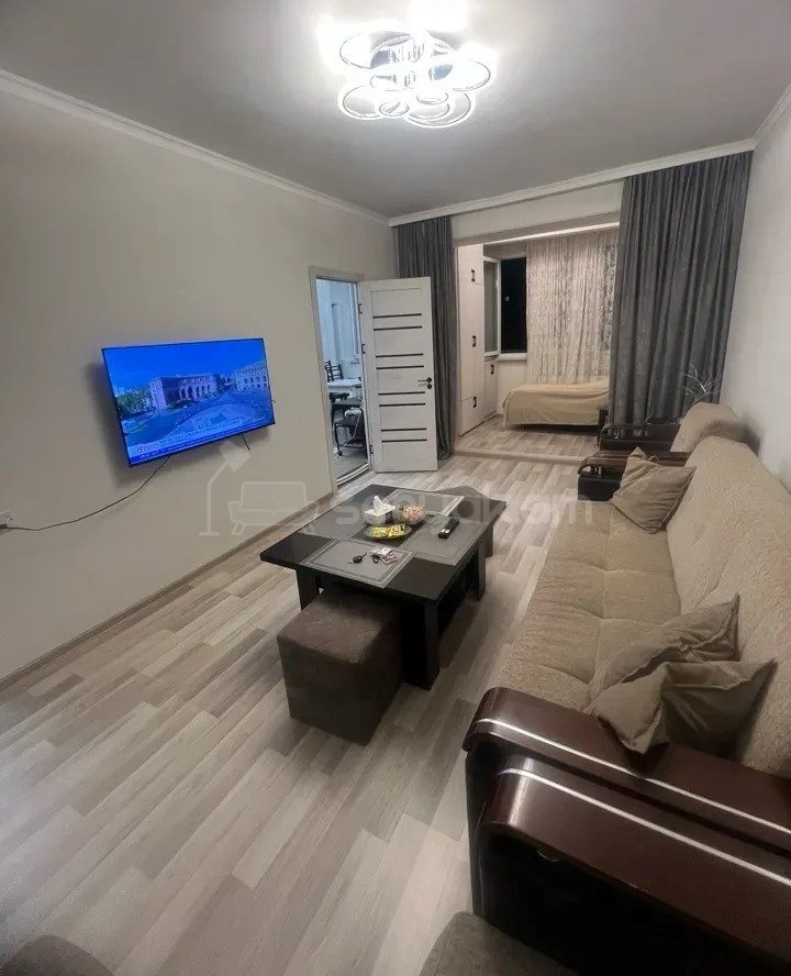 2 Սենյականոց Բնակարան Քարե Շենքում, 59քմ, 5/5 հարկ, Կապիտալ Վերանորոգված