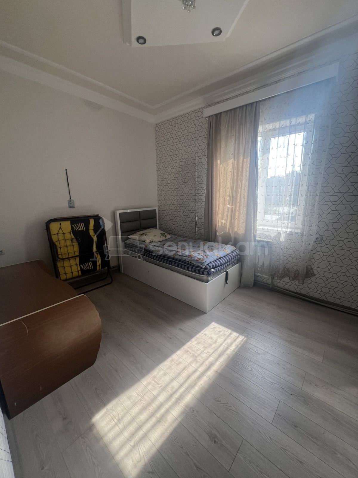 3 Սենյականոց Բնակարան Քարե Շենքում, 78քմ, 1/1 հարկ, Կապիտալ Վերանորոգված, Կահավորված, Արևկող